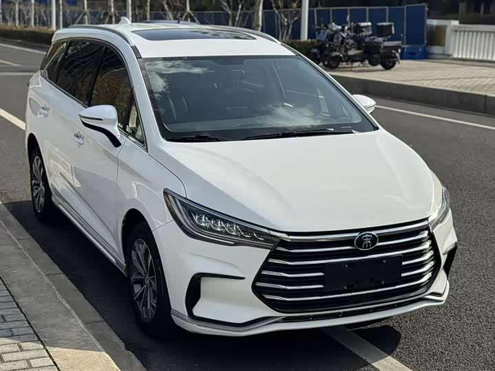 Фото 3 - BYD Song Max