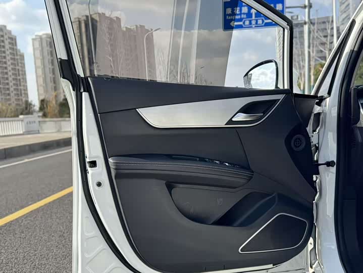 Фото 6 - BYD Song Max