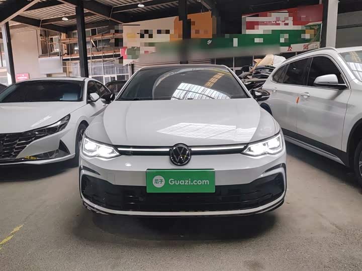 Фото 3 - Volkswagen Golf