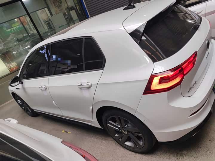 Фото 5 - Volkswagen Golf