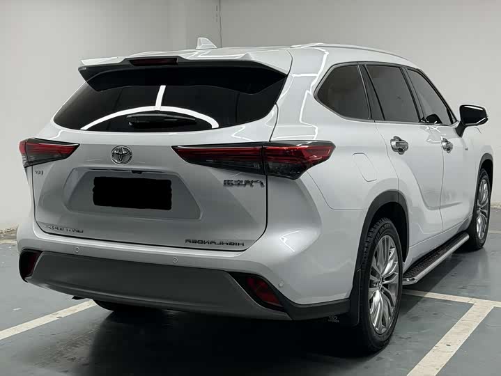 Фото 9 - Toyota Highlander