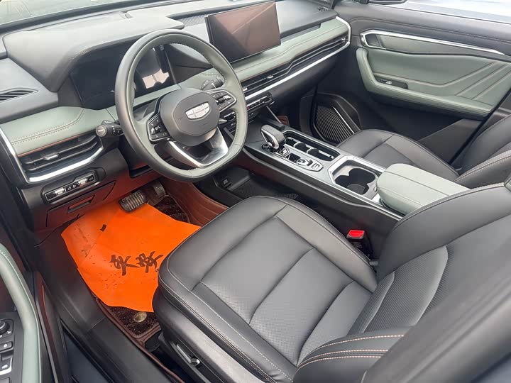 Фото 4 - Geely Okavango L