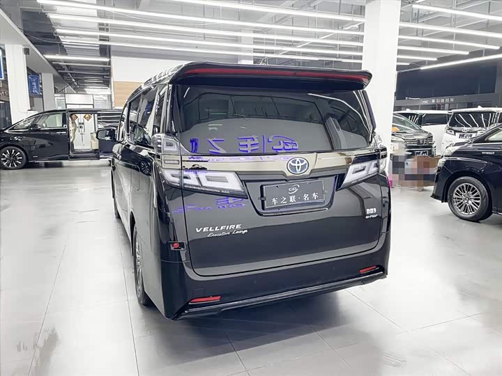 Фото 4 - Toyota Vellfire