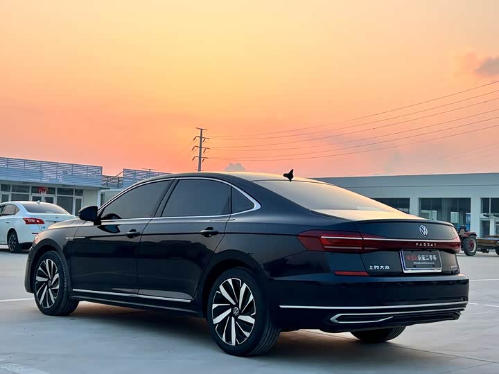 Фото 4 - Volkswagen Passat