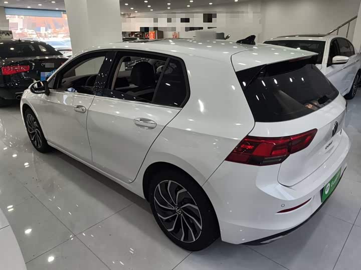 Фото 5 - Volkswagen Golf