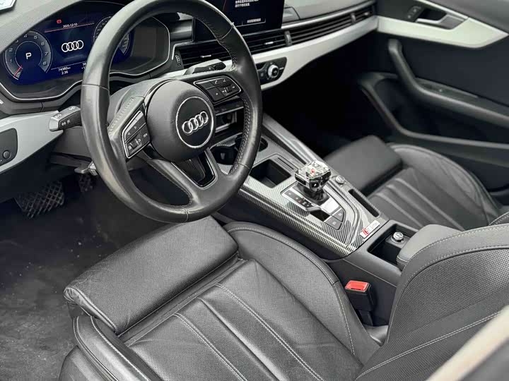 Фото 4 - Audi A4L