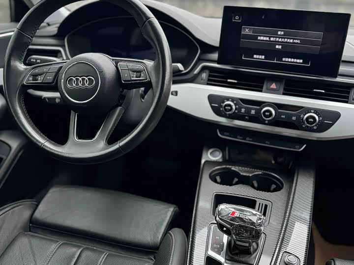 Фото 5 - Audi A4L