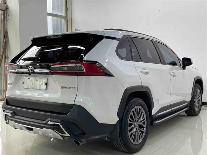 Фото 8 - Toyota Wildlander