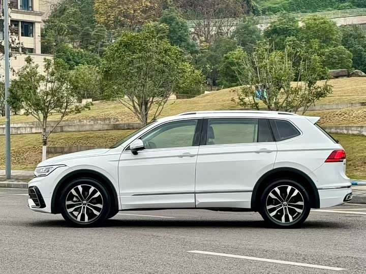 Фото 5 - Volkswagen Tiguan L Pro