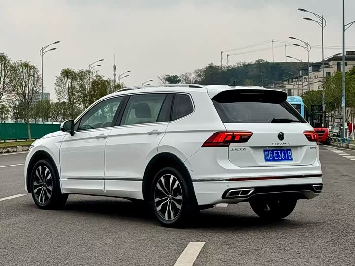 Фото 9 - Volkswagen Tiguan L Pro