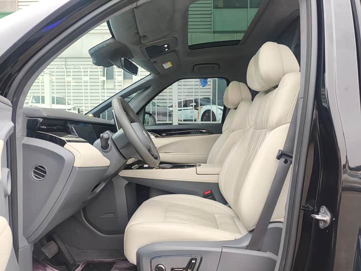 Фото 7 - Zeekr 009