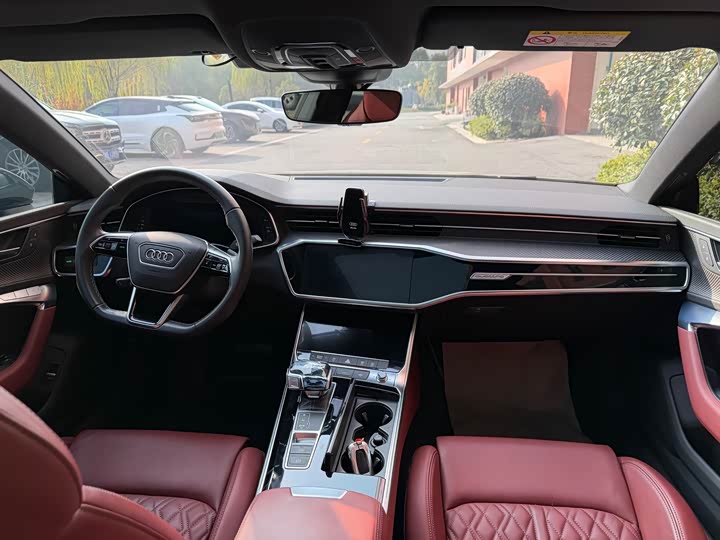 Фото 5 - Audi A7L