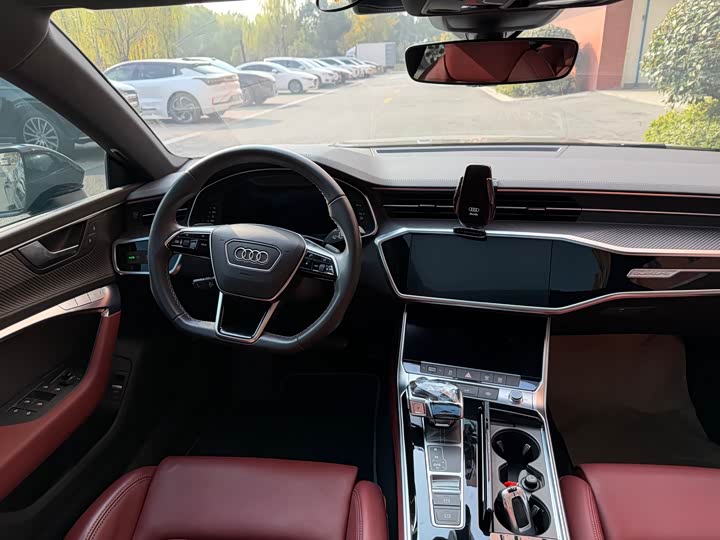 Фото 6 - Audi A7L