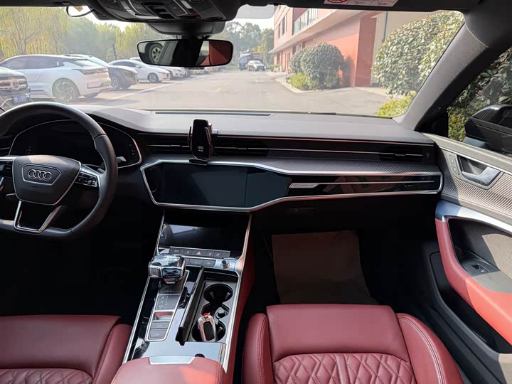 Фото 7 - Audi A7L