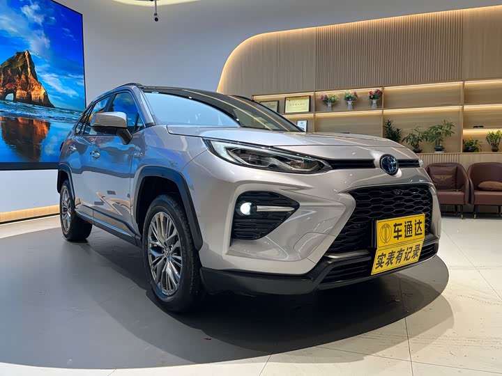 Фото 7 - Toyota Wildlander