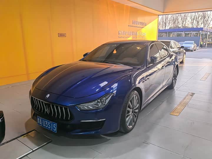 Фото 1 - Maserati Ghibli
