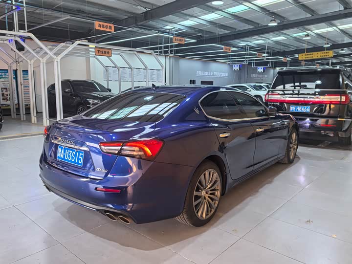 Фото 2 - Maserati Ghibli