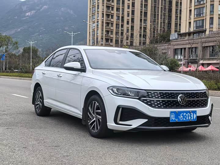 Фото 2 - Volkswagen Lavida