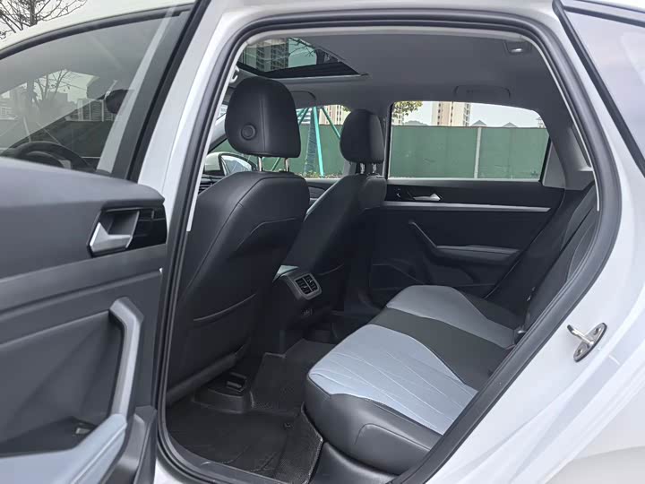 Фото 6 - Volkswagen Lavida