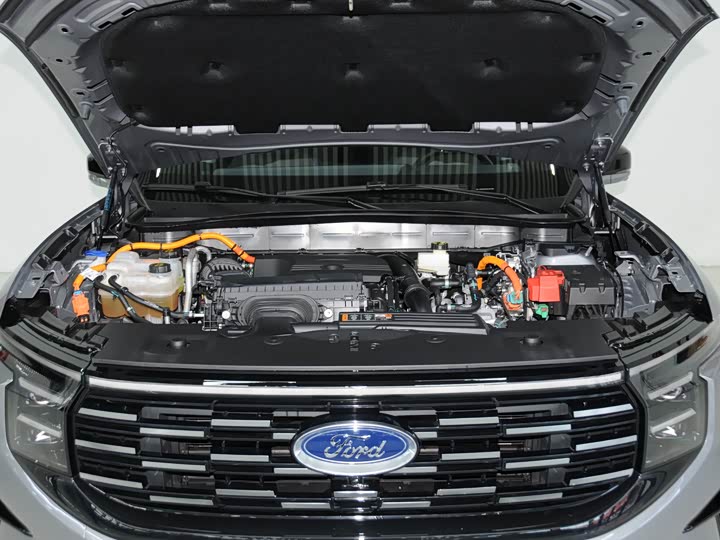 Фото 7 - Ford Edge