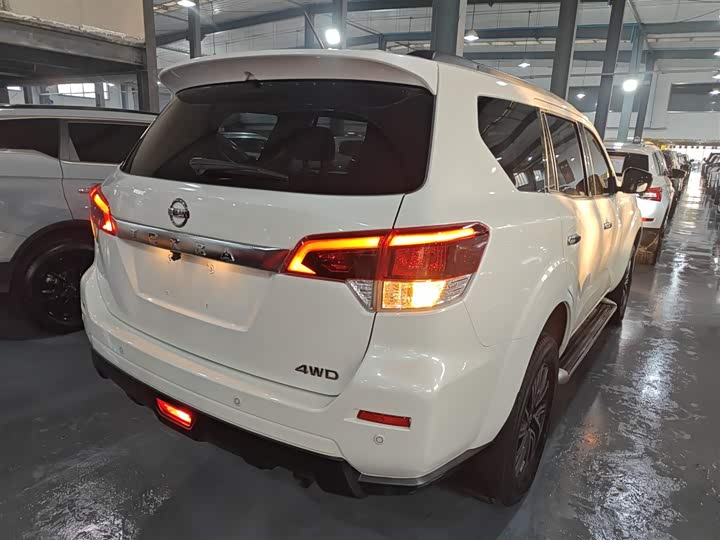 Фото 7 - Nissan Terra