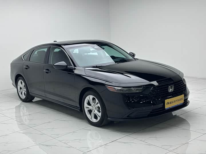 Фото 3 - Honda Accord