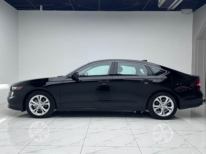 Фото 6 - Honda Accord