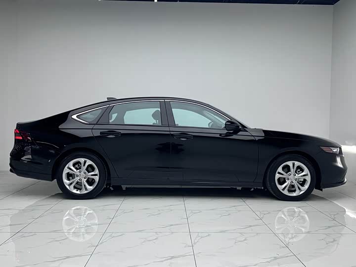 Фото 7 - Honda Accord