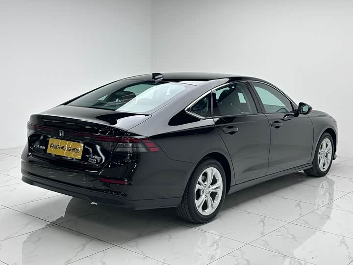 Фото 9 - Honda Accord