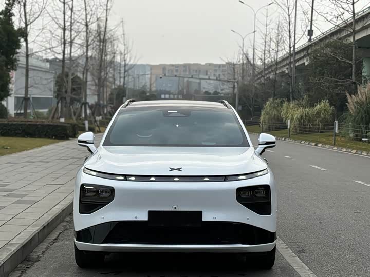 Фото 2 - XPeng G9