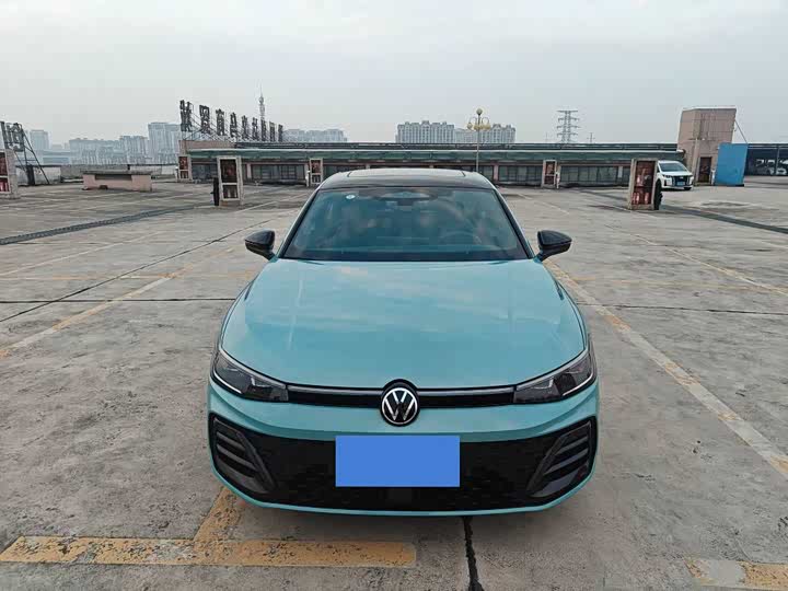 Фото 2 - Volkswagen Passat