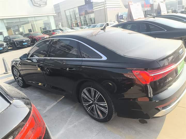 Фото 5 - Audi A6L