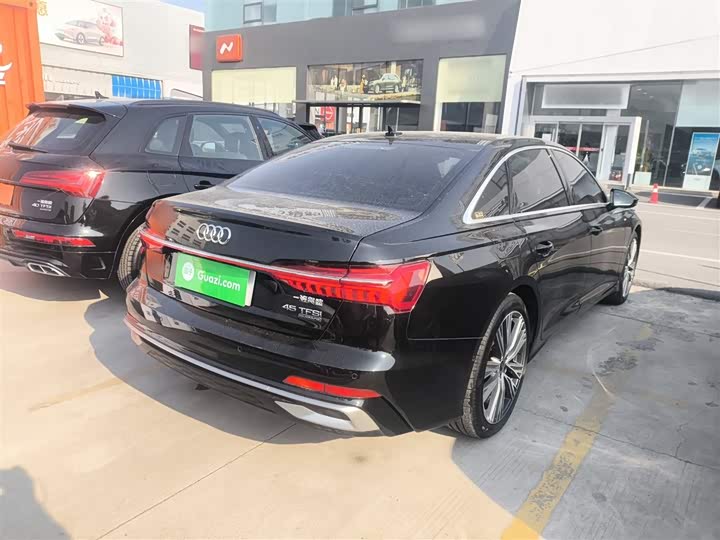 Фото 7 - Audi A6L