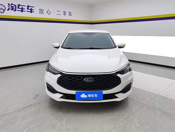 Фото 2 - Ford Escort