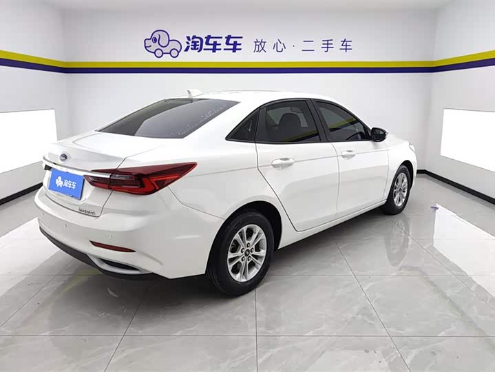 Фото 3 - Ford Escort