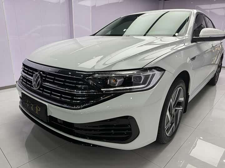 Фото 1 - Volkswagen Sagitar L