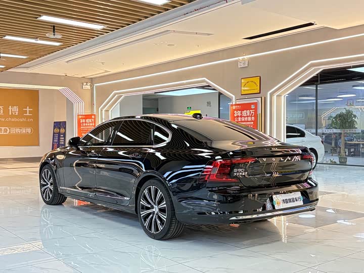 Фото 3 - Volvo S90