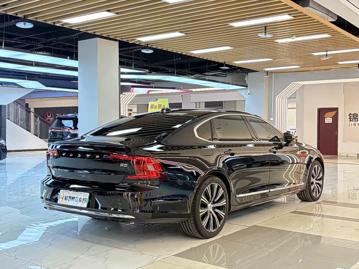 Фото 5 - Volvo S90