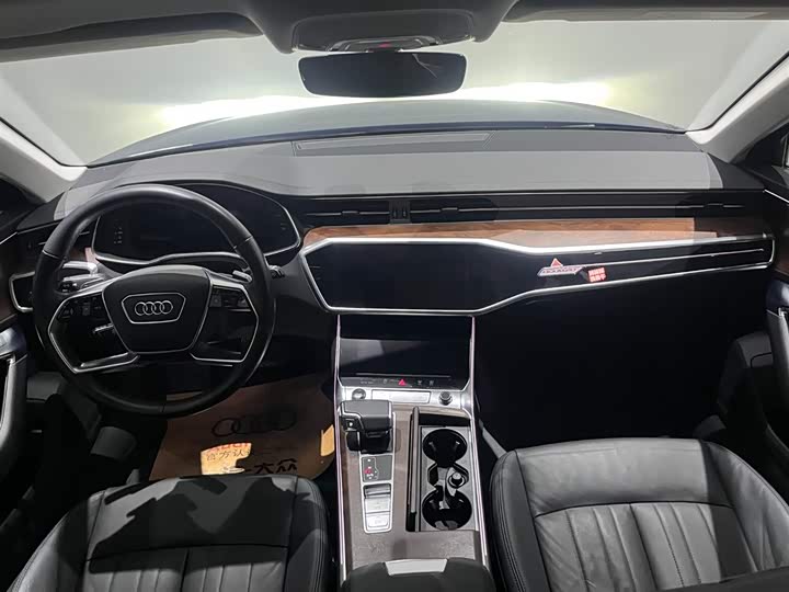 Фото 6 - Audi A6