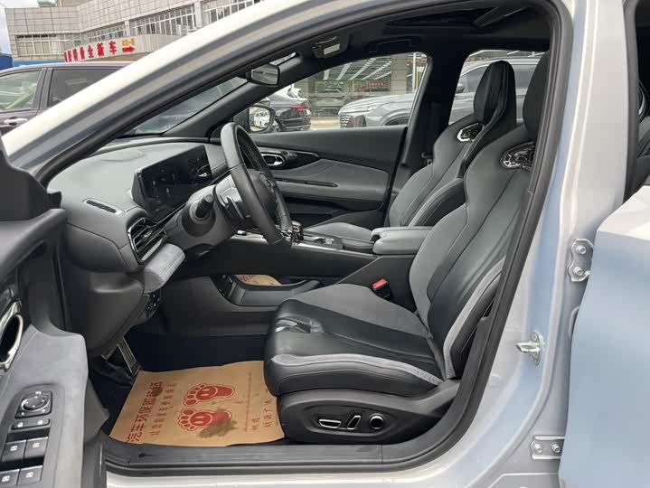 Фото 7 - GAC Trumpchi Empow R