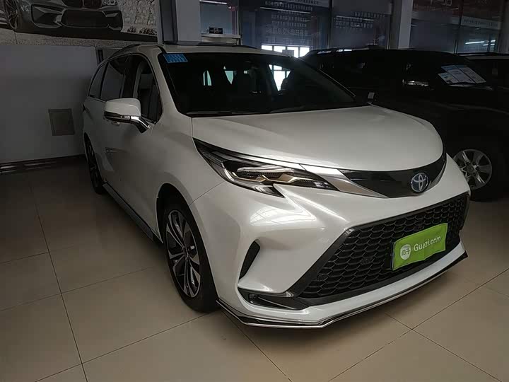 Фото 4 - Toyota Granvia