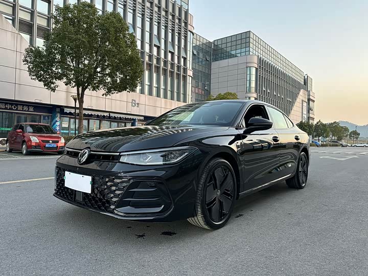 Фото 1 - Volkswagen Passat