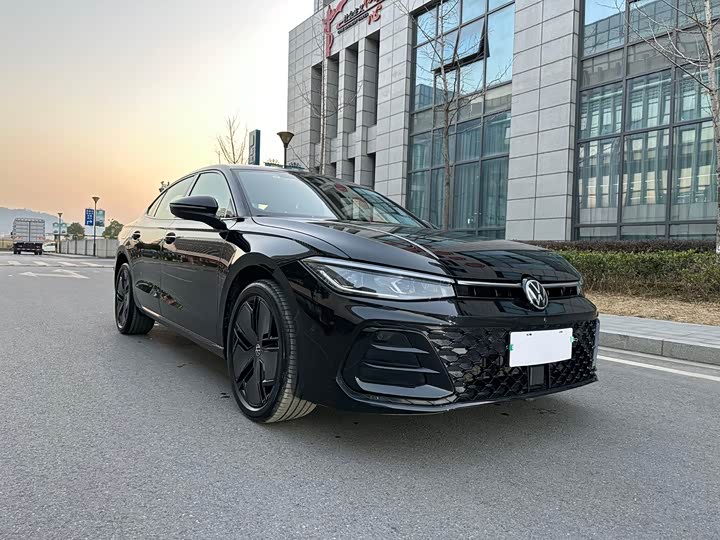 Фото 3 - Volkswagen Passat