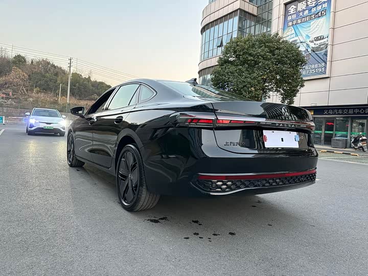 Фото 7 - Volkswagen Passat