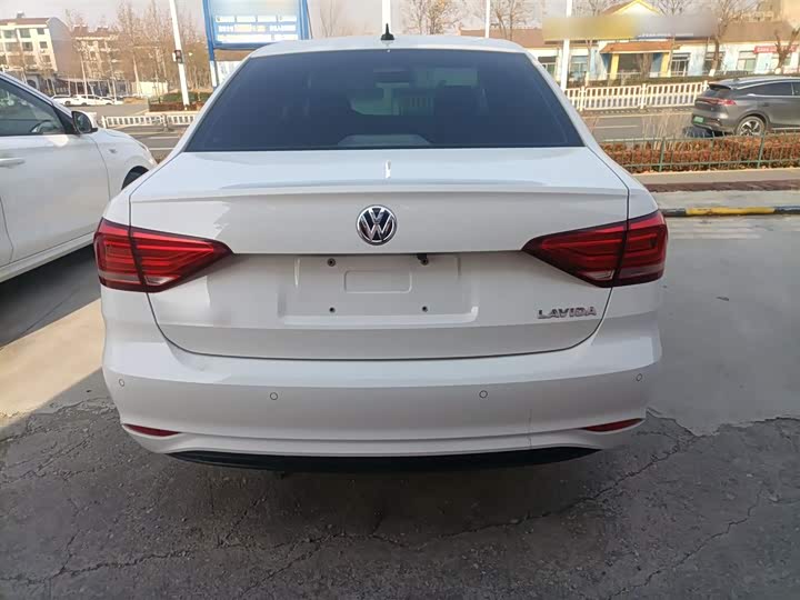 Фото 6 - Volkswagen Lavida