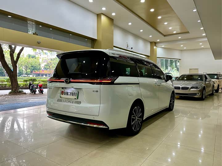 Фото 3 - GAC Trumpchi E8