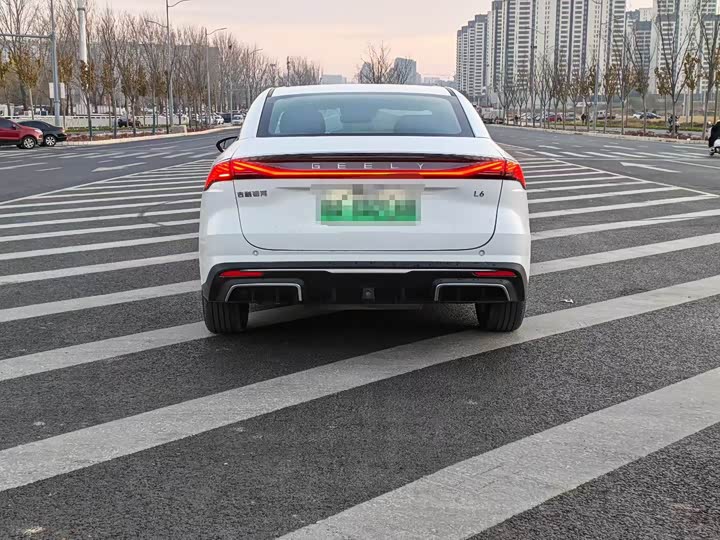 Фото 8 - Geely Galaxy L6