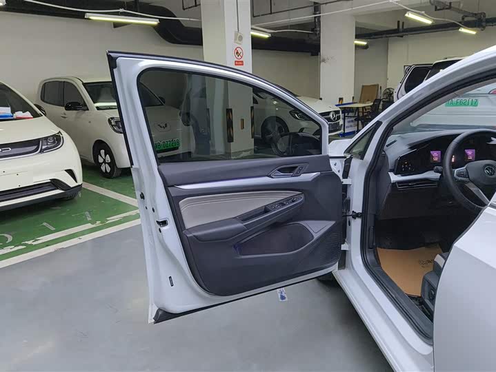 Фото 7 - Volkswagen Golf