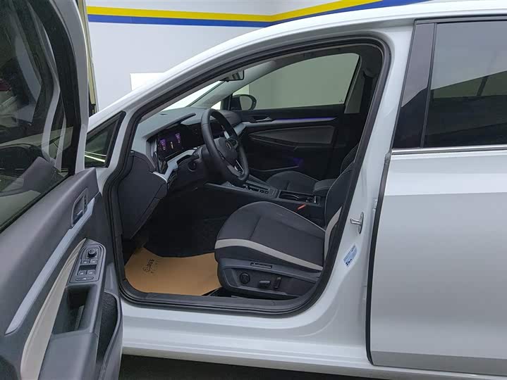 Фото 9 - Volkswagen Golf