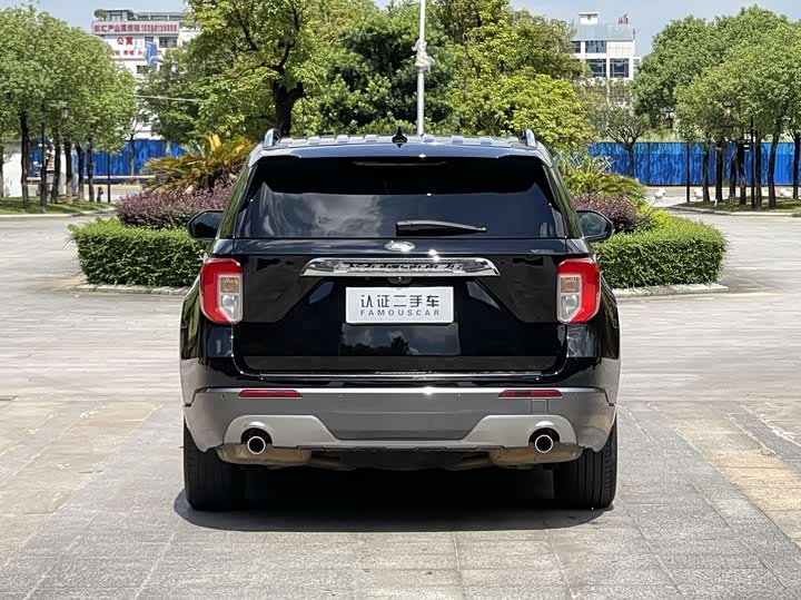 Фото 6 - Ford Explorer